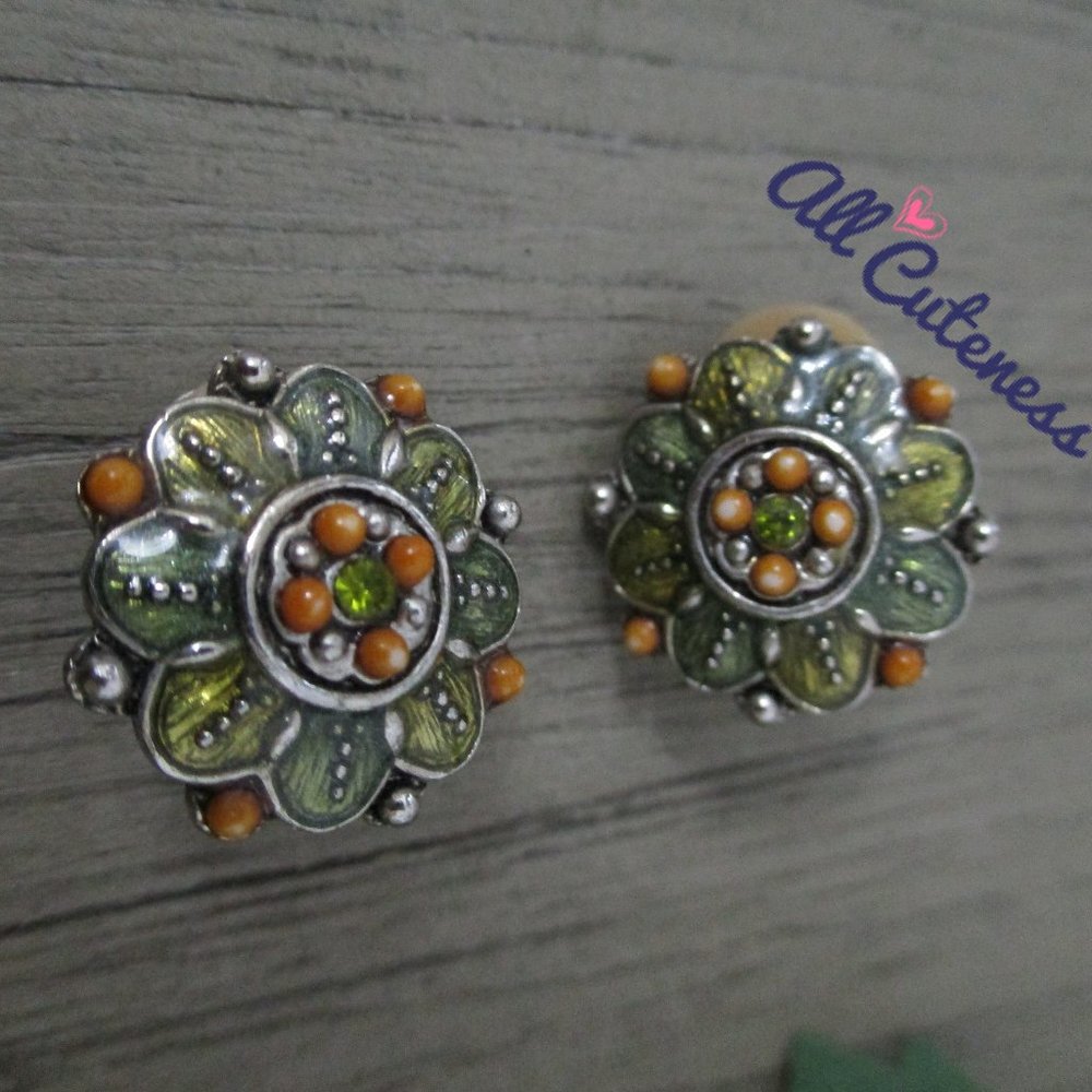 🎀 90's Clip Earrings